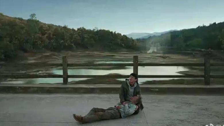 漫長的季節:“離地半米”的浪漫(圖11) 漫長的季節:“離地半米”的浪漫(圖11)